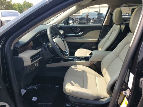 New 2025 Lincoln Corsair Reserve image 12