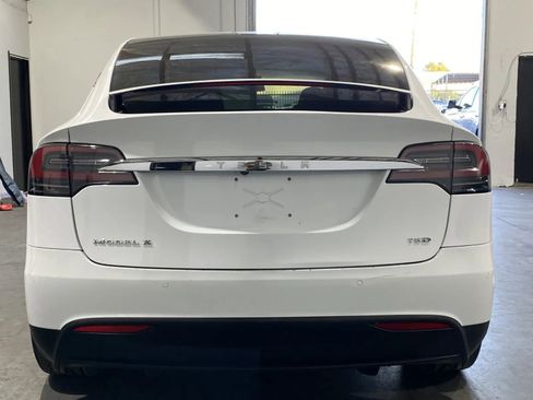 Used 2016 Tesla Model X 75D image 3