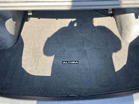 Used 2025 Nissan Altima 2.5 SV FWD image 10
