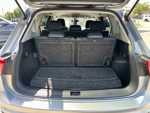 Used 2023 Volkswagen Tiguan SE FWD image 17