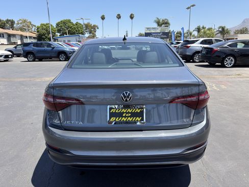 Used 2024 Volkswagen Jetta SE FWD image 7