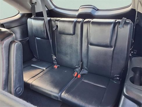 Used 2019 Toyota Highlander SE image 14