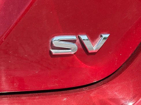 Used 2018 Nissan Leaf SV w/ SV Technology Package FWD image 12