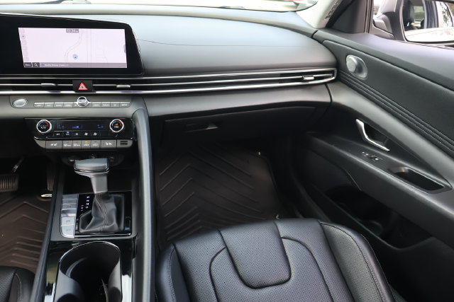 Used 2024 Hyundai Elantra Limited FWD image 16