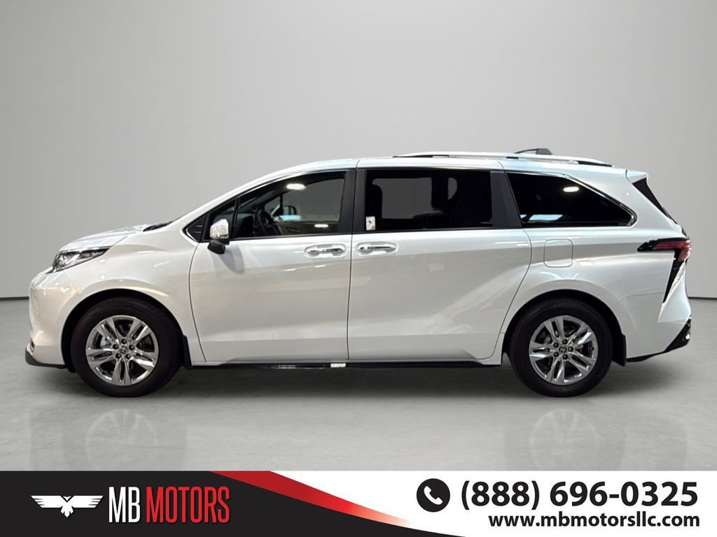 Used 2024 Toyota Sienna Limited AWD/4WD image 2