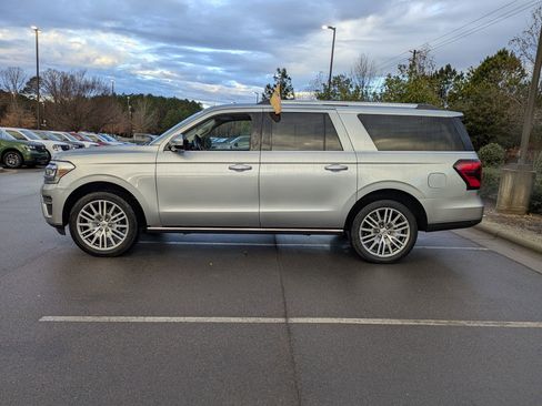 Used 2022 Ford Expedition Max Limited image 7