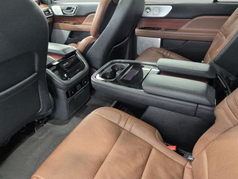 Used 2023 Lincoln Navigator Reserve AWD/4WD image 21