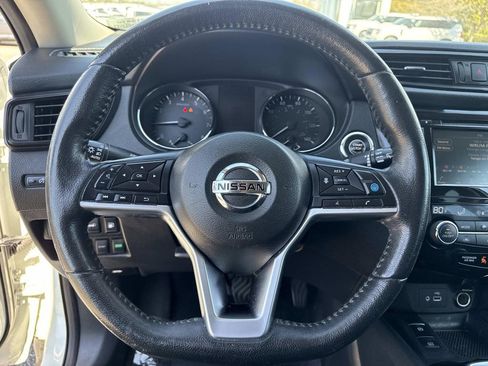 Used 2019 Nissan Rogue SV w/ Premium Package image 29