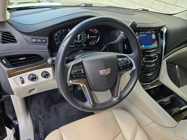 Used 2018 Cadillac Escalade ESV Premium Luxury AWD/4WD image 2
