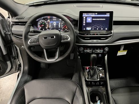 Certified 2026 Jeep Compass Limited image 11