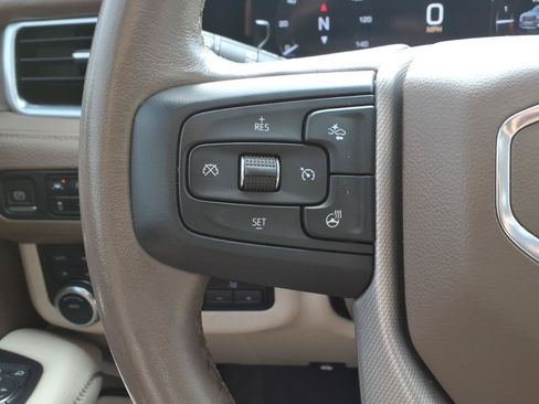 Used 2022 GMC Yukon Denali w/ Denali Premium Package AWD/4WD image 16