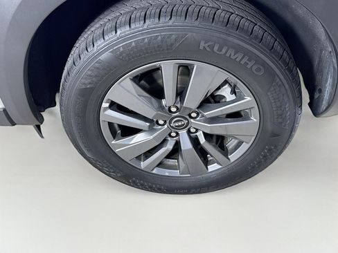 Used 2025 Nissan Pathfinder SV FWD image 38