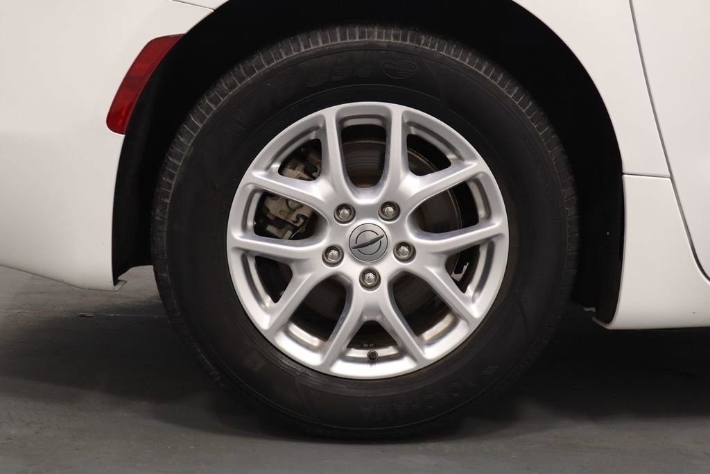 Certified 2023 Chrysler Voyager LX FWD image 28