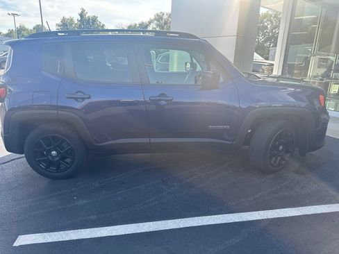Used 2021 Jeep Renegade Latitude w/ Sun & Sound Group FWD image 4