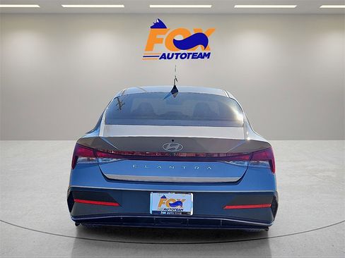 Used 2024 Hyundai Elantra SEL image 4