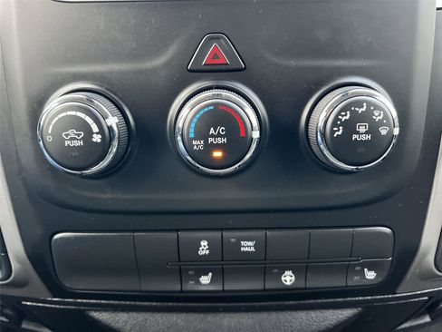 Used 2017 RAM 1500 Classic SLT w/ Luxury Group image 18