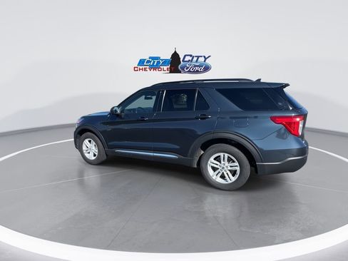 Used 2023 Ford Explorer XLT w/ Equipment Group 202A image 8