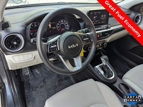 Used 2023 Kia Forte LXS image 2