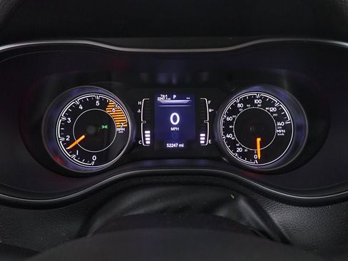 Used 2019 Jeep Cherokee Latitude Plus w/ Cold Weather Group image 15