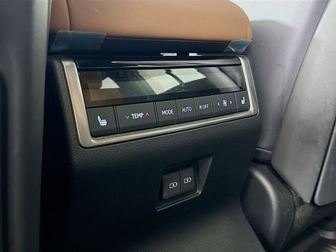 Used 2025 Lexus GX 550 w/ Cold Area Package AWD/4WD image 26