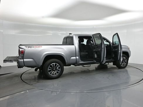Used 2021 Toyota Tacoma TRD Sport w/ Technology Package image 6
