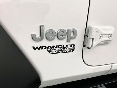 Used 2019 Jeep Wrangler Unlimited Sport S AWD/4WD image 9