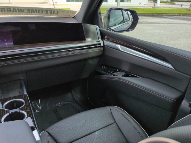 Used 2025 Cadillac Escalade Premium Luxury w/ Touring Package AWD/4WD image 19