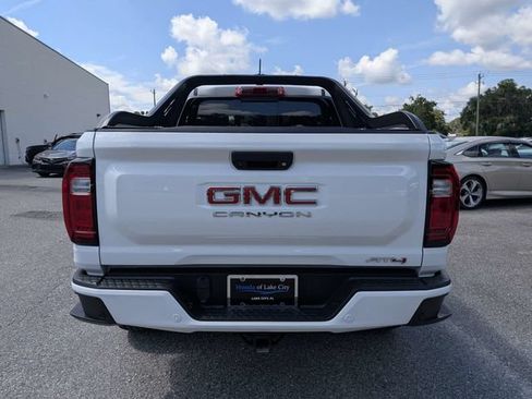 Used 2025 GMC Canyon AT4 w/ AT4 Premium Package AWD/4WD image 4