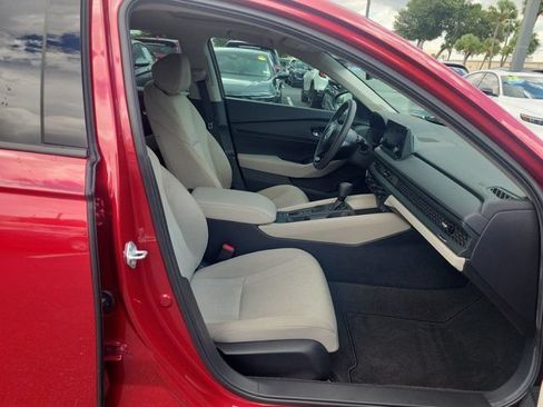 Used 2025 Honda Accord SE image 10