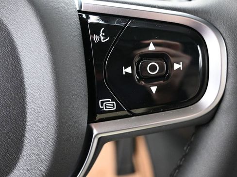 New 2025 Volvo XC90 T8 Core w/ Climate Package image 20