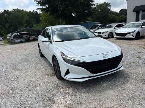 Used 2021 Hyundai Elantra SEL FWD image 4