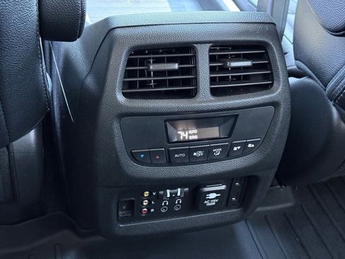 Used 2017 Honda Pilot Touring image 30