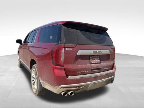 Used 2022 GMC Yukon XL Denali w/ Denali Premium Package AWD/4WD image 4