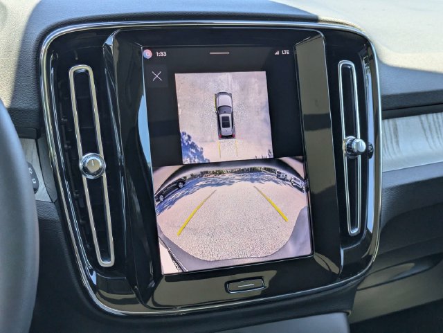Certified 2024 Volvo XC40 B5 Plus w/ Protection Package Premier AWD/4WD image 27