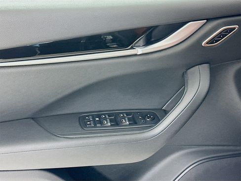 Used 2022 Maserati Levante GT image 19