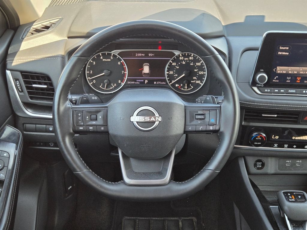 Used 2025 Nissan Rogue SV FWD image 17