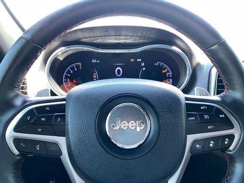 Used 2018 Jeep Grand Cherokee Trailhawk w/ Trailhawk Luxury Group AWD/4WD image 14