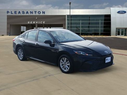 Used 2025 Toyota Camry LE FWD image 7