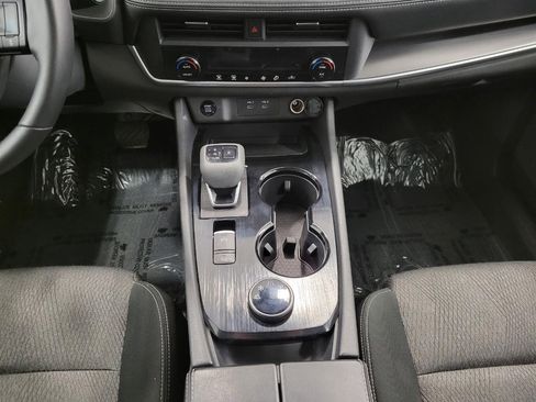 Used 2025 Nissan Rogue SV image 16