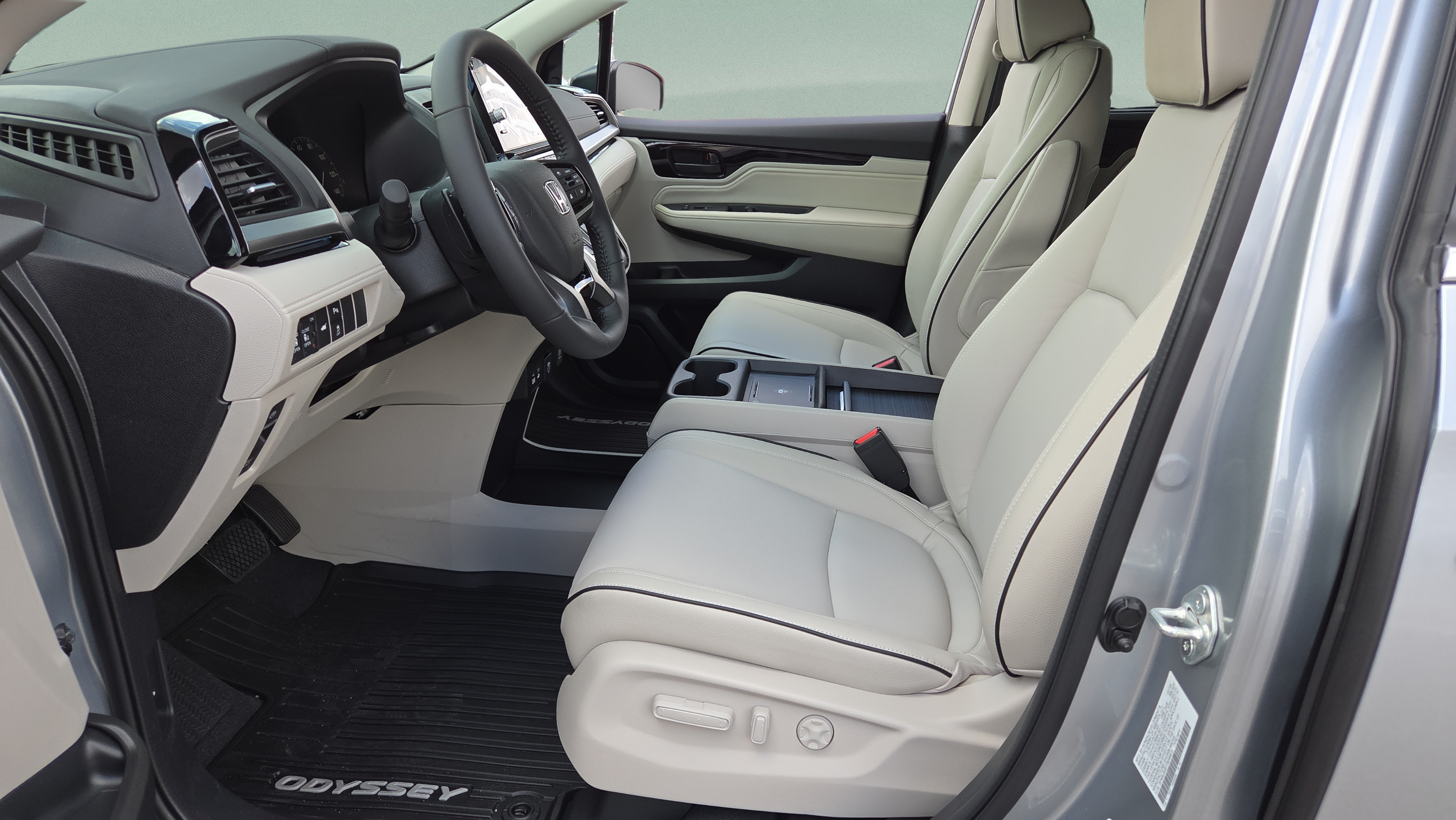 Used 2026 Honda Odyssey Touring image 9