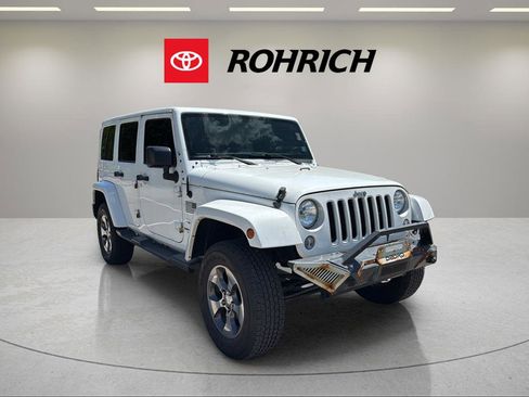 Used 2016 Jeep Wrangler Unlimited Sahara w/ Connectivity Group AWD/4WD image 4