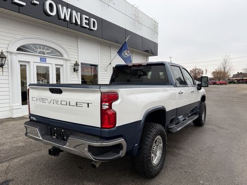 Used 2024 Chevrolet Silverado 2500 LTZ w/ LTZ Convenience Package image 5