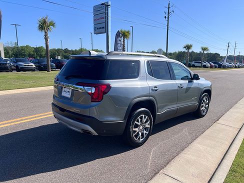 Used 2020 GMC Acadia SLT image 3