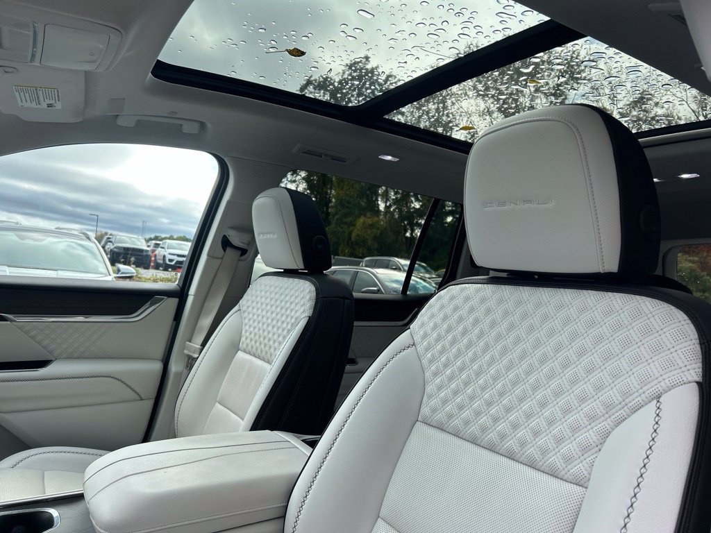 Used 2024 GMC Acadia Denali w/ Super Cruise Package AWD/4WD image 13