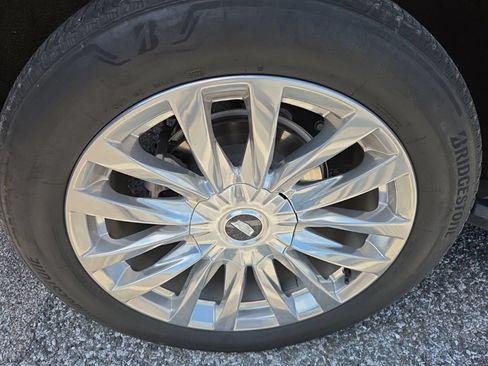 Used 2023 Cadillac Escalade Premium Luxury RWD image 10