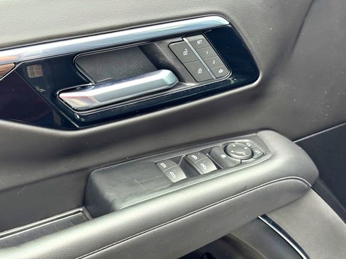 Used 2025 Chevrolet Tahoe Z71 AWD/4WD image 15