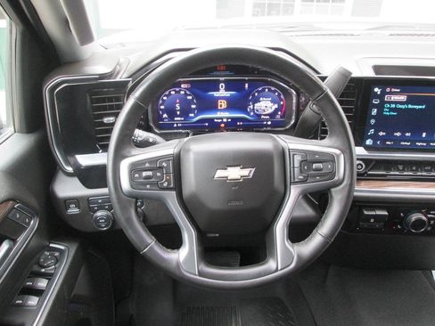 Used 2024 Chevrolet Silverado 2500 LT w/ Convenience Package AWD/4WD image 16