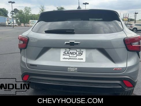 Used 2024 Chevrolet Trax RS w/ Sunroof Package image 10