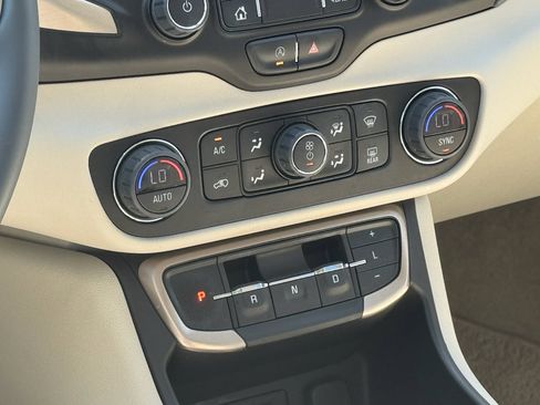 Used 2023 GMC Terrain Denali w/ Denali Premium Package AWD/4WD image 30