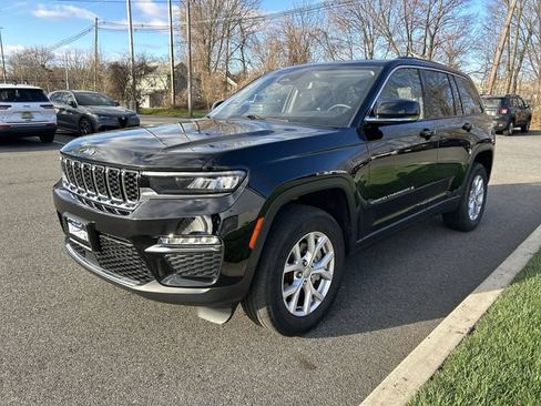 Used 2022 Jeep Grand Cherokee Limited AWD/4WD image 4